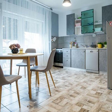 Apartmani Grlice II Varaždin Exterior foto